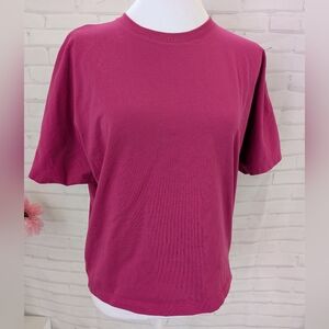 Uniqlo Women's Magenta Short Sleeve Tee Shirt